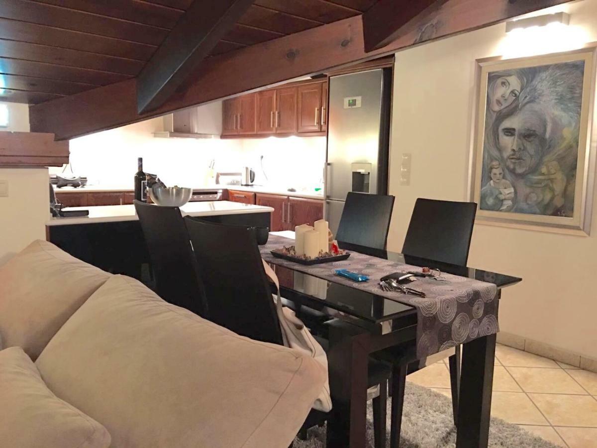 The Loft Apartment Chios Town Bagian luar foto